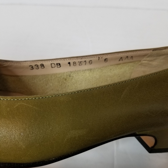 Salvatore Ferragamo heels - Picture 7 of 8